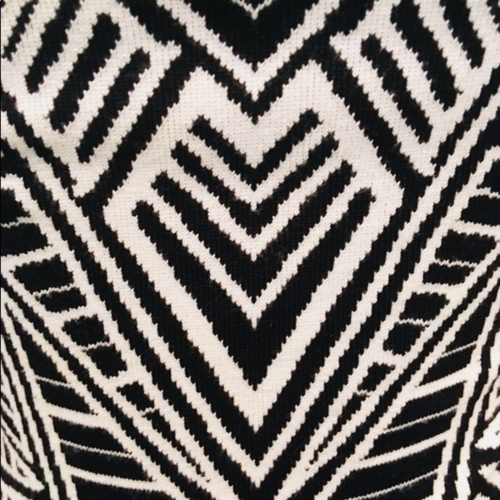 Dress - Picture 4 of 7